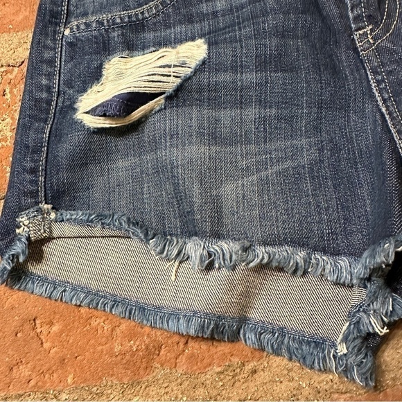 Guess Jeans size 25 distressed destroyed Cutoff Denim Jean Short Shorts - Picture 2 of 15